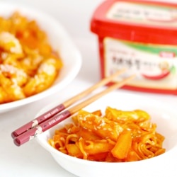 Rabokki (라볶이)