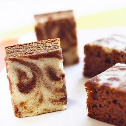 Gingerbread Cheesecake Bars