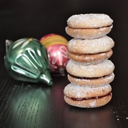 Linzer Macaron Cookies