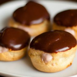Raspberry Cream Puffs