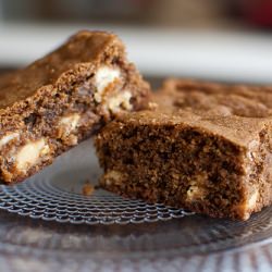 White Chocolate-Gingerbread Blondie