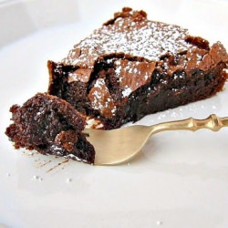 Almost-Fudge Gâteau
