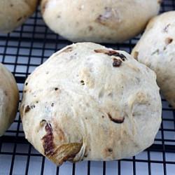 Caramelized Onion and Rosemary Roll