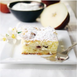Dutch PearBerry Cake