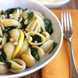 Lemon-Garlic Kale Pasta