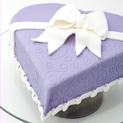 Vegan Valentines-Cake