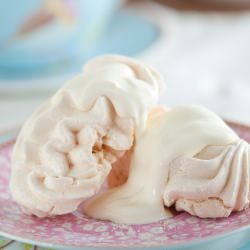 Meringues & Double Crème