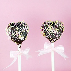 Valentine’s Day Cake Pops