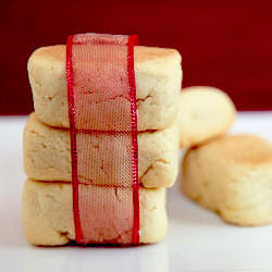 Taiwanese Pineapple Cakes
