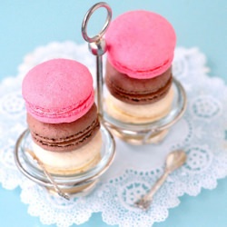 Valentines Macarons