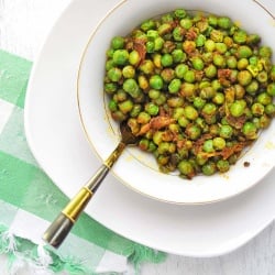 Buttery Gingery Curried Peas
