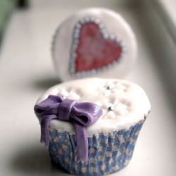 Vanilla Cupcakes w/ Fondant