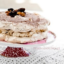 Dacquoise with Nuts and Almonds