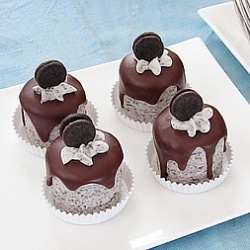 Mini Cookies and Cream Oreo Cake