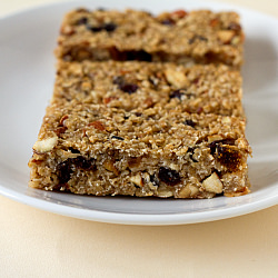 Fig, Date & Almond Granola Bars