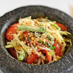 Papaya and Snake Beans Salad