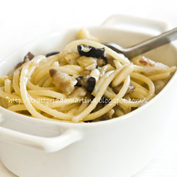 Noodles w/ Black Olive, Pine Nut