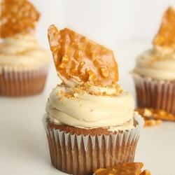 Cashew Nut Brittle Cupcakes