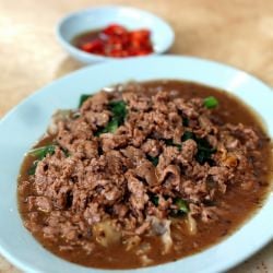 Stir Fried Bean Paste Beef Noodles