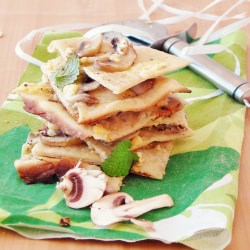 Mushroom & Apricot White Pizza