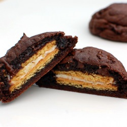 Vanilla Oreo Stuffed Cookies