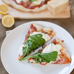 Pizza with Ham & Arugula