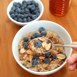 Overnight Honey-Almond Oatmeal