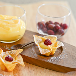 Raspberries, Lemoncurd and Wonton