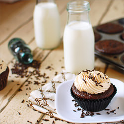 Banana Buster Brown Cupcakes