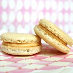 Vanilla Bean Macarons