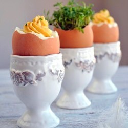 Stuffed Eggs (Recipe in Czech)