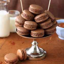 Snickers Macarons