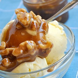 Vanilla Bean Gelato & Sauce w/ Nuts