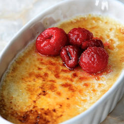 Crème Brûlée w/ Raspberries
