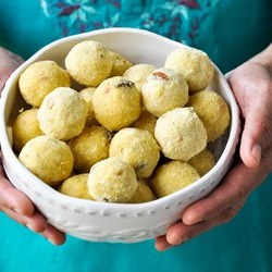 Rave Unde | Rava Laddoo