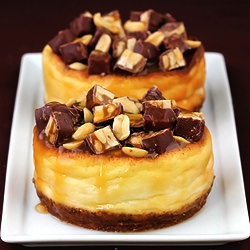 Snickers Cheesecake