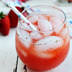 Strawberry Lemonade Spritzer