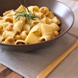 Chickpeas with Pasta
