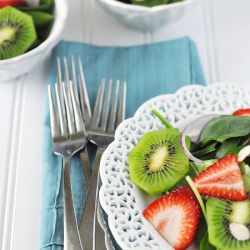 Kiwi Strawberry Spinach Salad