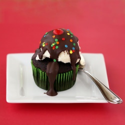 Ice Cream Sundae Cupcakes