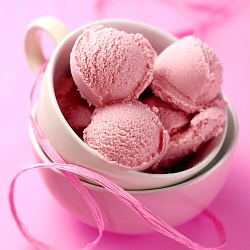 Homemade Strawberry Ice Cream