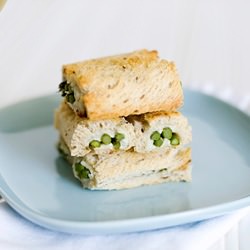 Blue Cheese and Asparagus Rolls