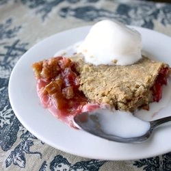 Rhubarb Strawberry Crisp