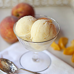 Homemade Peach Ice Cream