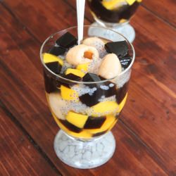 Grass Jelly, Mango, Lychee Dessert