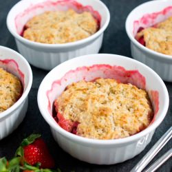 Strawberry Rhubarb Crumble