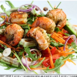 Pan Seared Prawn Salad with Avocado