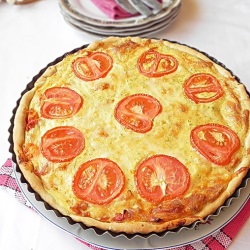 Roasted Tomato and Chicken Quiche