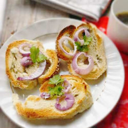 Bread w/ Blue Cheese & Herbs