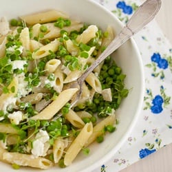 Pasta with Goat Cheese and Rocket